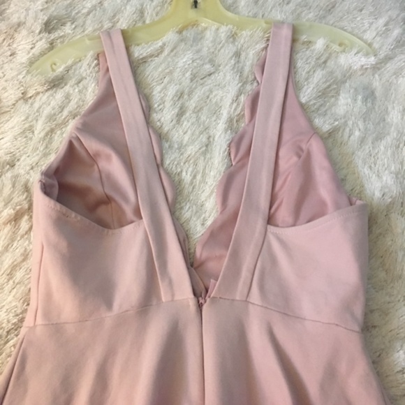 Akira Chicago Deep V Scallop Open Back PinkDress M - Picture 5 of 8
